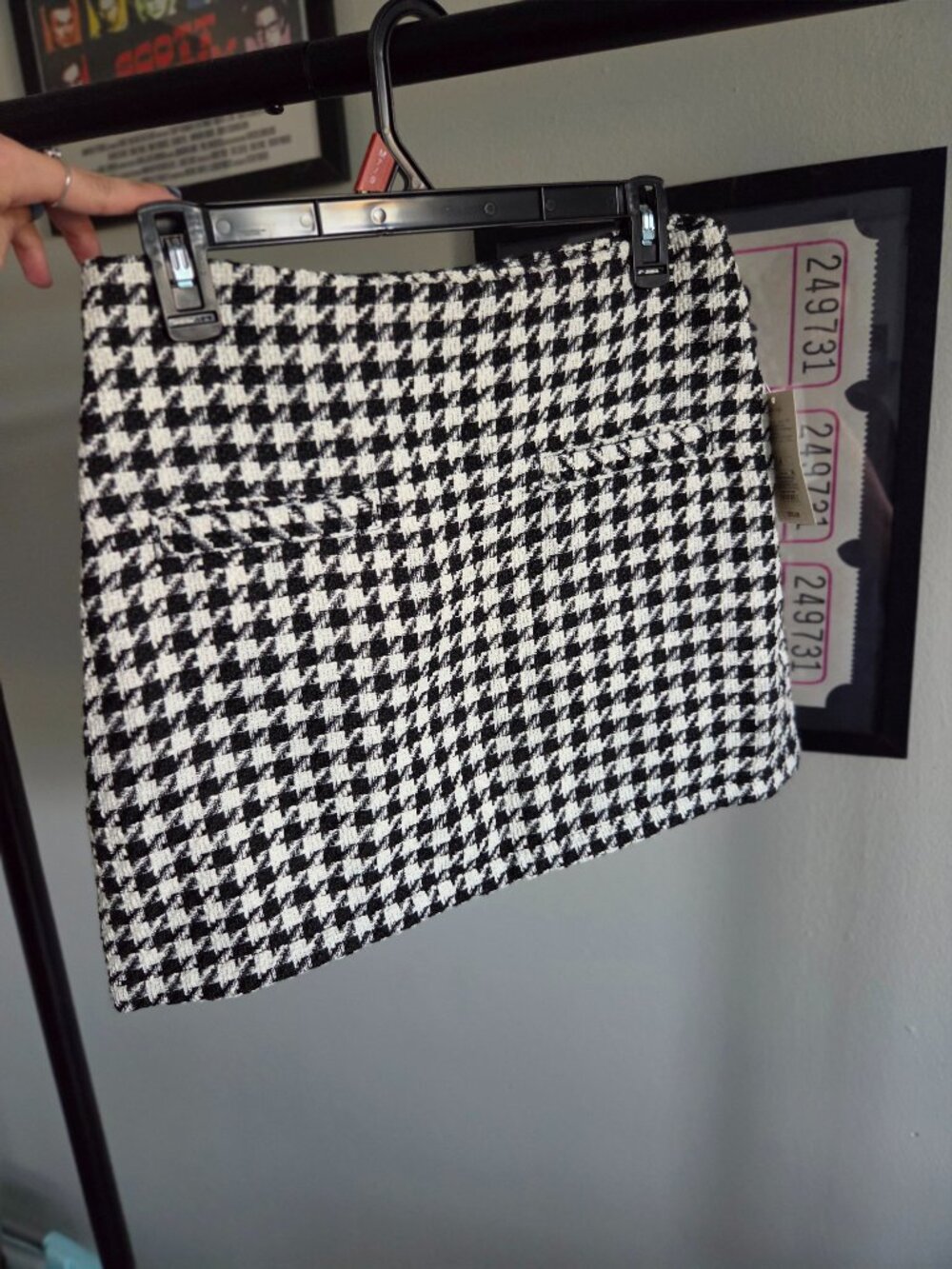Houndstooth mini skirt